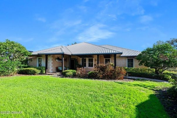 Backyard, Exterior, Facade, Ranch