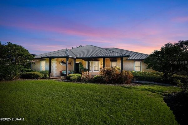 Backyard, Exterior, Facade, Ranch