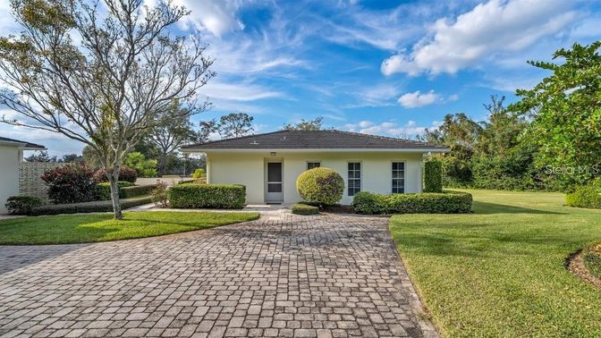 Backyard, Exterior, Facade, Ranch