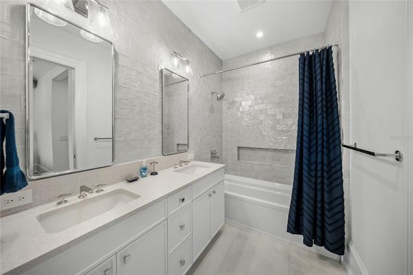 Bathroom, Dual Sink Vanities, Interior, Recessed Lighting