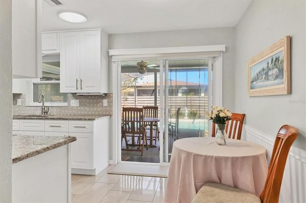 Dining room, Interior, Kitchen, Recessed Lighting
