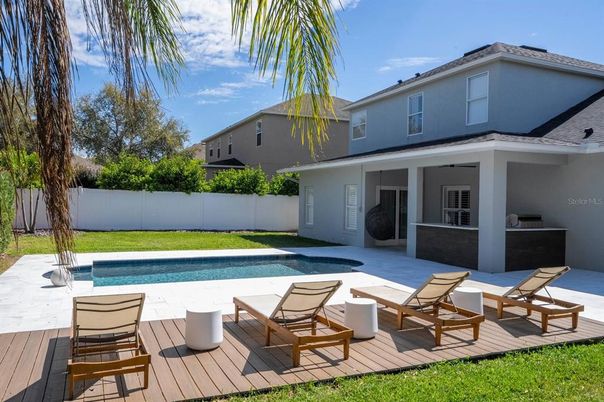 Exterior, Pool