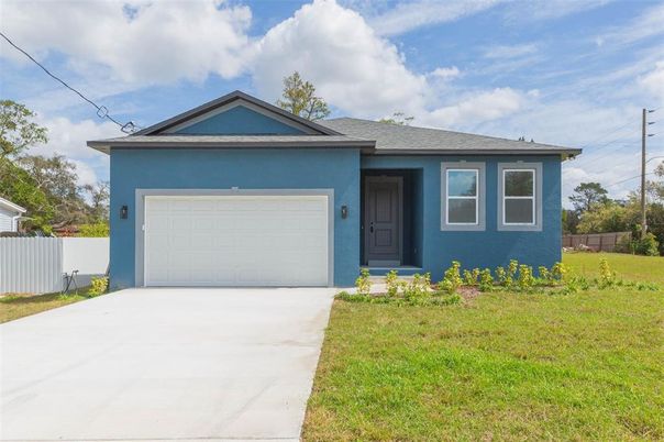 Attached, Exterior, Facade, Ranch