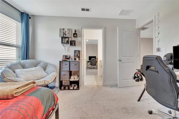Home Office, Interior