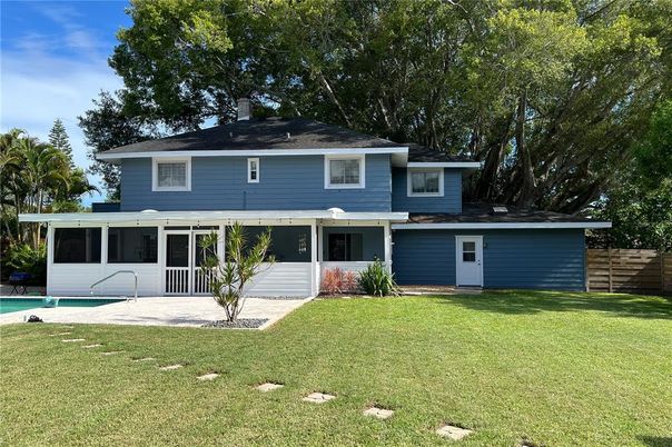 Backyard, Exterior, Facade, Pool, Split Level