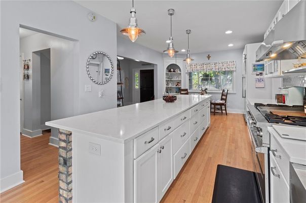 Dining room, Interior, Kitchen, Pendant Lights, Recessed Lighting, Wood Texture Flooring