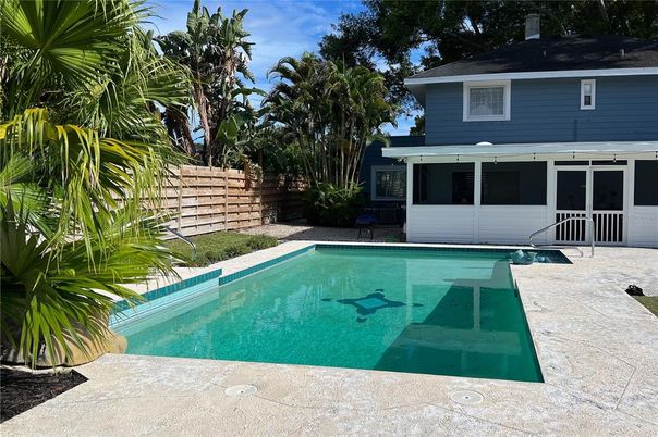 Exterior, Pool