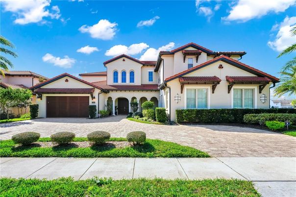 Attached, Exterior, Facade, Mediterranean