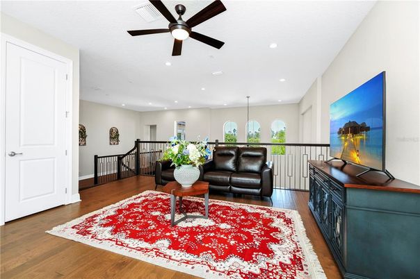 Interior, Recessed Lighting, Wood Texture Flooring