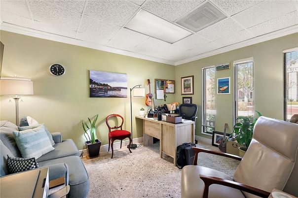 Home Office, Interior