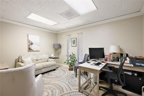 Home Office, Interior