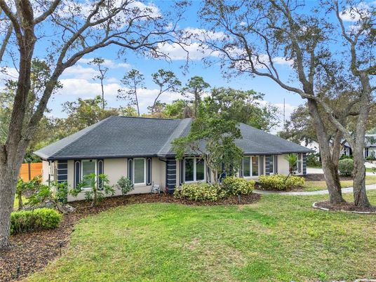 Backyard, Exterior, Facade, Ranch