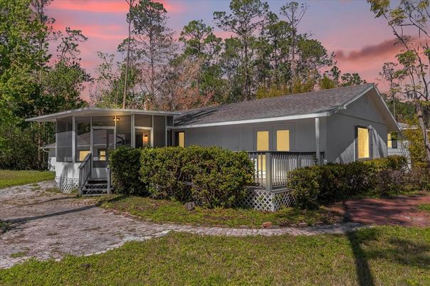 Backyard, Exterior, Facade, Split Level
