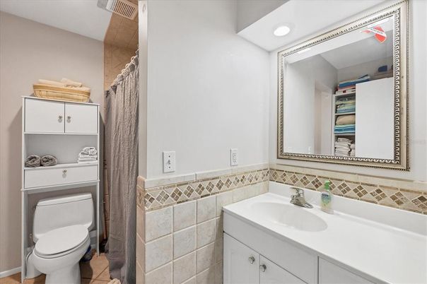 Bathroom, Interior, Recessed Lighting