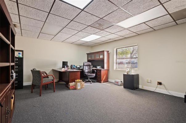 Home Office, Interior