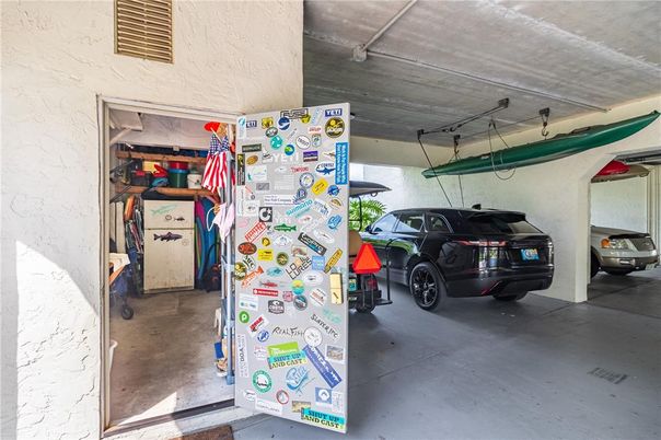Garage, Interior