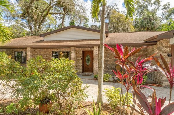 Exterior, Facade, Brick Facade, Ranch