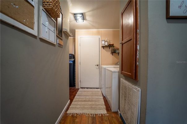 Interior, Washer, Wood Texture Flooring