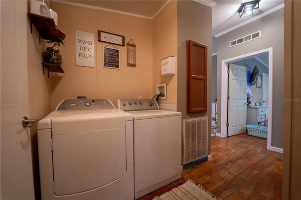 Interior, Utility Closets, Washer, Wood Texture Flooring