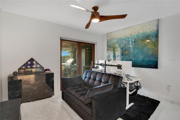 Home Office, Interior
