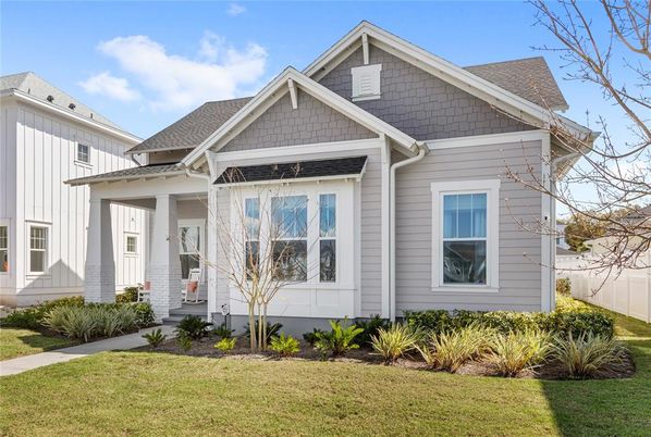 Exterior, Facade, American Craftsman