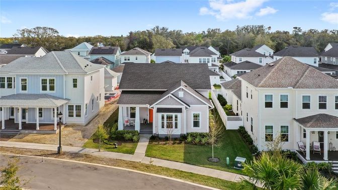 Exterior, Drone