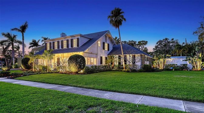 Backyard, Exterior, Facade, French Provincial