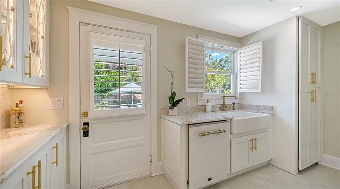Interior, Kitchen, Recessed Lighting