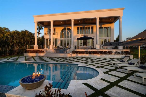 Exterior, Pool