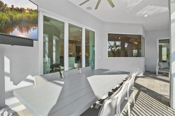 Dining room, Interior