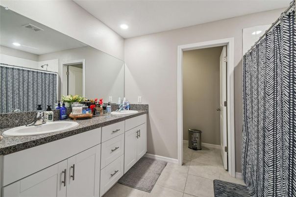 Bathroom, Dual Sink Vanities, Interior, Recessed Lighting