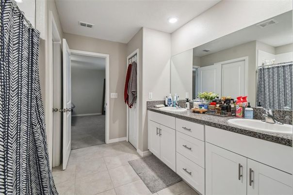 Bathroom, Dual Sink Vanities, Interior, Recessed Lighting