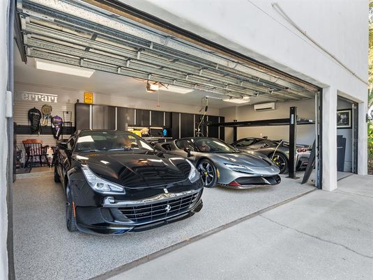 Garage, Interior