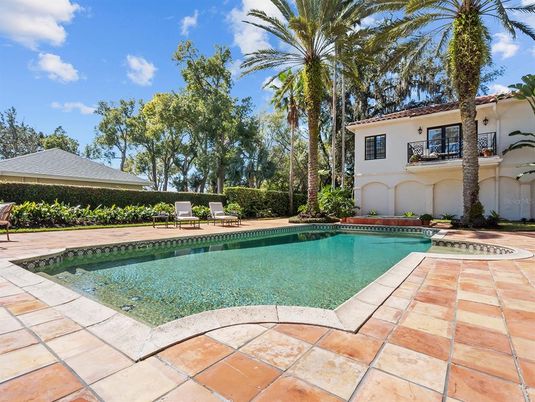 Exterior, Pool