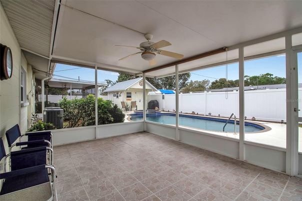 Interior, Pool, Sun Room