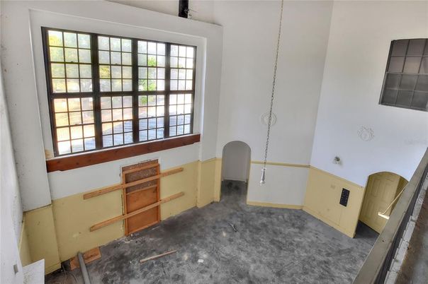 Empty room, Interior, Pendant Lights
