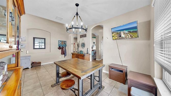 Chandelier, Dining room, Interior, Pendant Lights