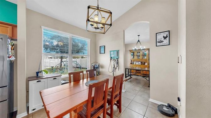 Chandelier, Dining room, Interior, Pendant Lights