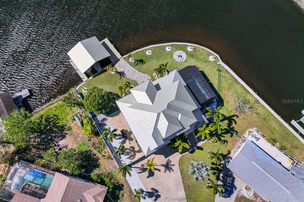 Exterior, Drone
