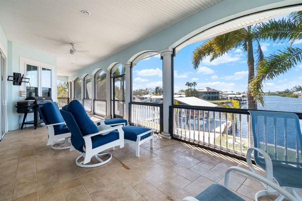 Interior, Sun Room, Water