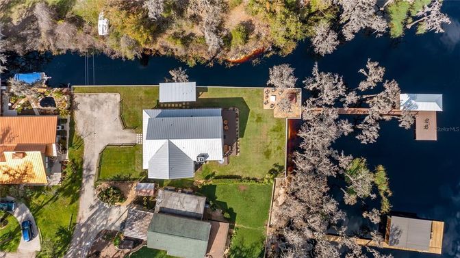 Exterior, Drone