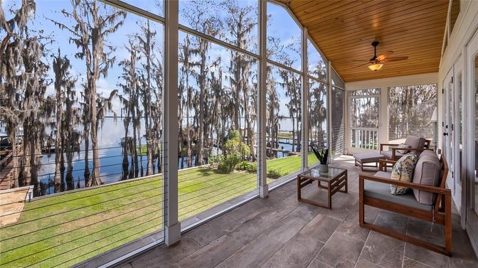 Interior, Sun Room, Water