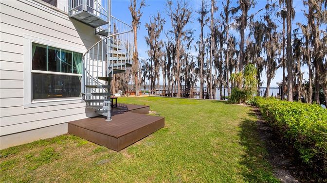 Backyard, Exterior