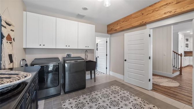 Interior, Recessed Lighting, Washer, Wood Texture Flooring