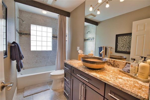 Bathroom, Dual Sink Vanities, Interior