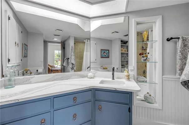 Bathroom, Interior, Recessed Lighting