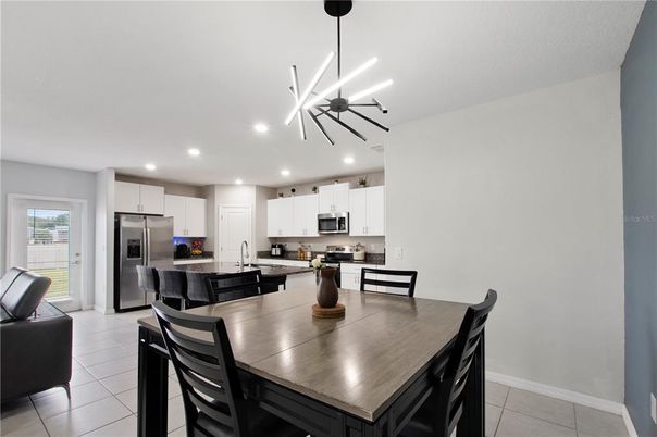 Dining room, Interior, Kitchen, Pendant Lights, Recessed Lighting, Stainless Steel Appliances