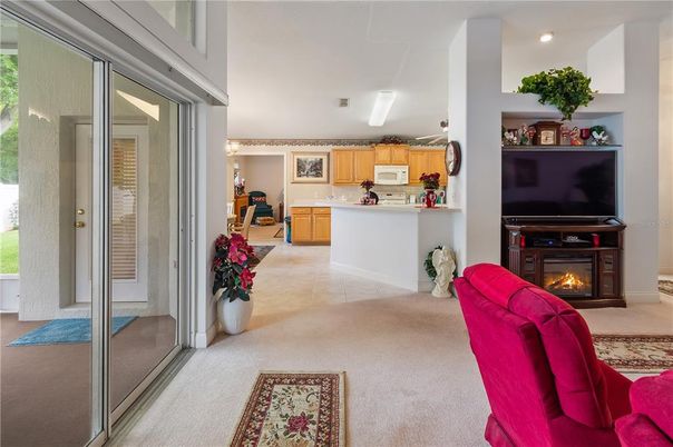 Fireplace, Interior, Kitchen, Recessed Lighting