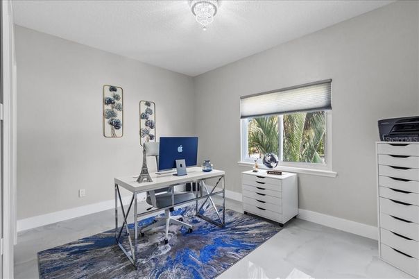 Home Office, Interior