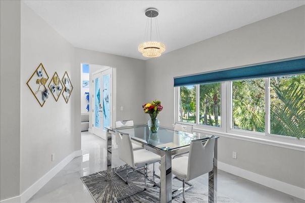 Chandelier, Dining room, Interior